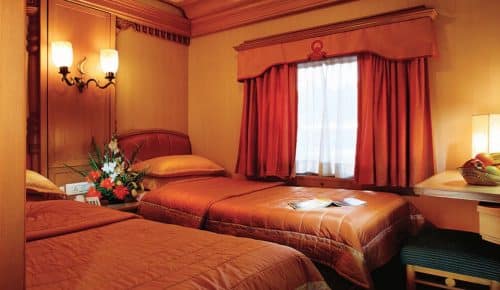 Golden Chariot Deluxe Twin Cabin