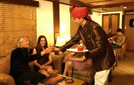 Maharajahs express luxury train India gallery image 2