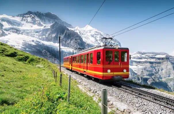 Scenic railway journeys switzerland